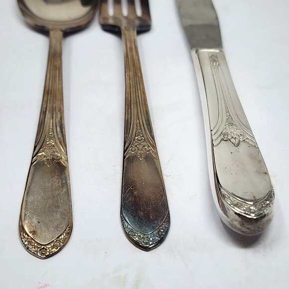 31Pc Wm Rogers Mary Lou Devonshire Silverplate Flatware Set International Silver - Picture 2 of 13